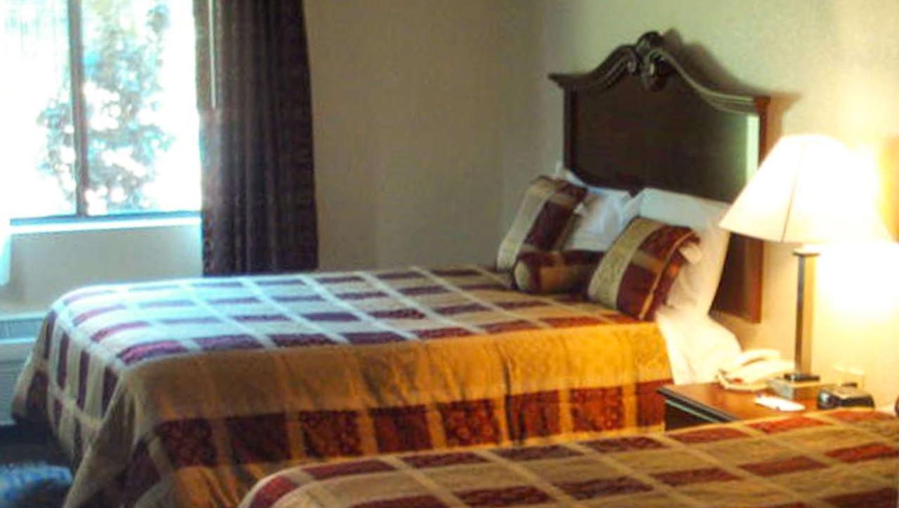 Western Motel Inn&Suites Hazelhurst Hazlehurst Buitenkant foto